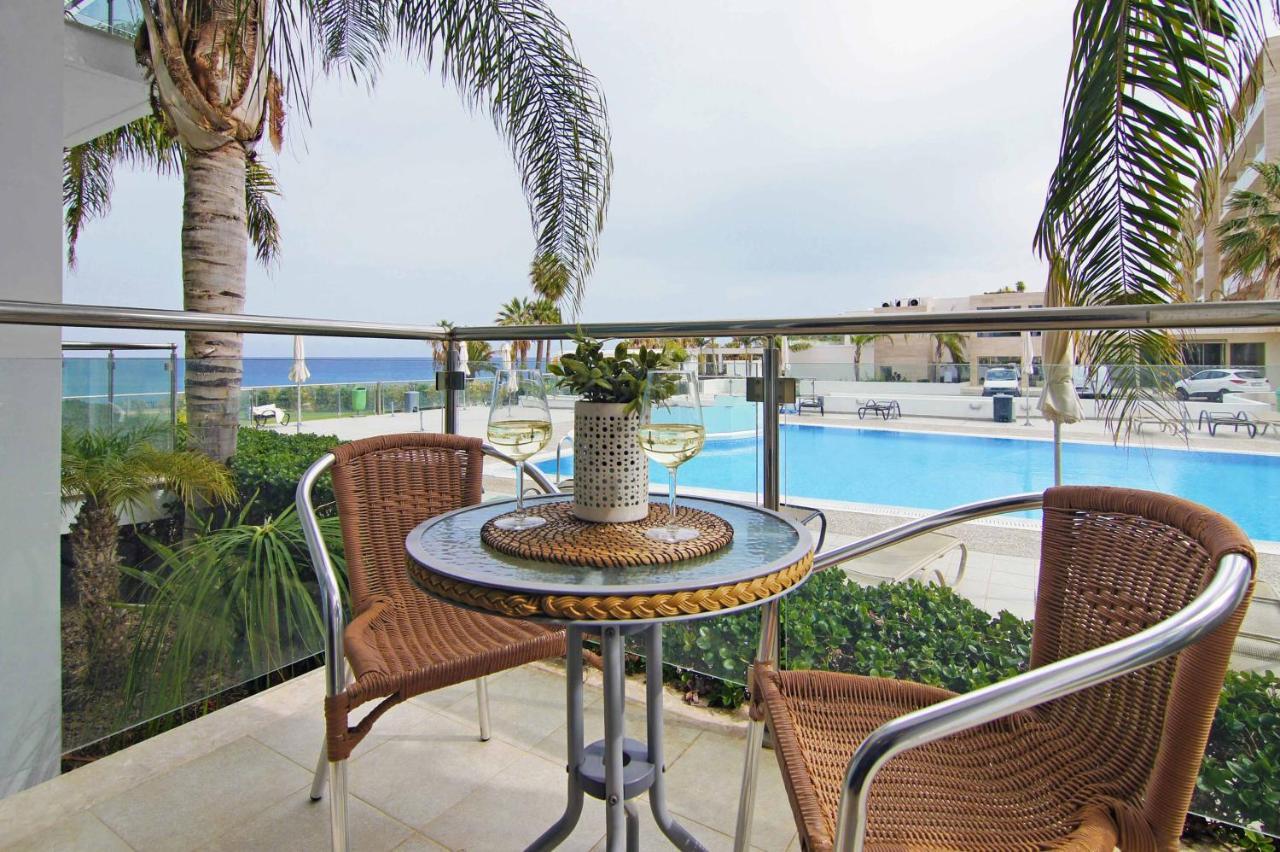 Diana - Coralli Beachfront Apartment بروتاراس المظهر الخارجي الصورة