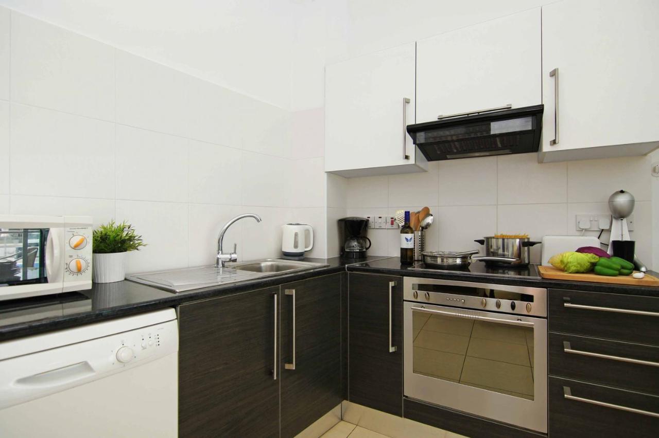 Diana - Coralli Beachfront Apartment بروتاراس المظهر الخارجي الصورة