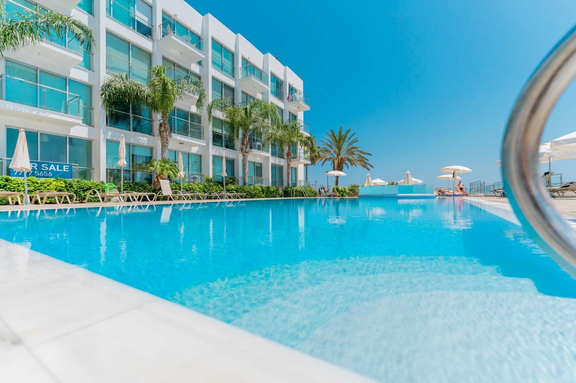 Diana - Coralli Beachfront Apartment بروتاراس المظهر الخارجي الصورة
